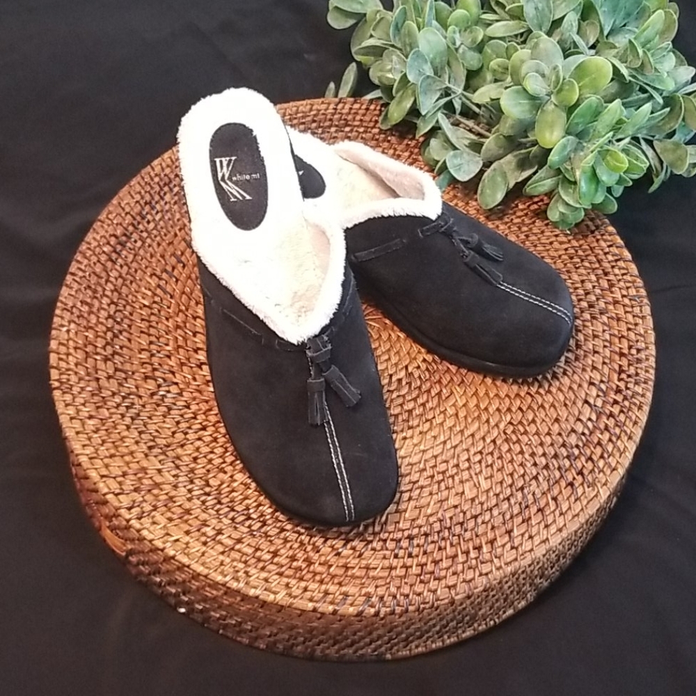 White Mountain, black suede, faux fur lined shoes